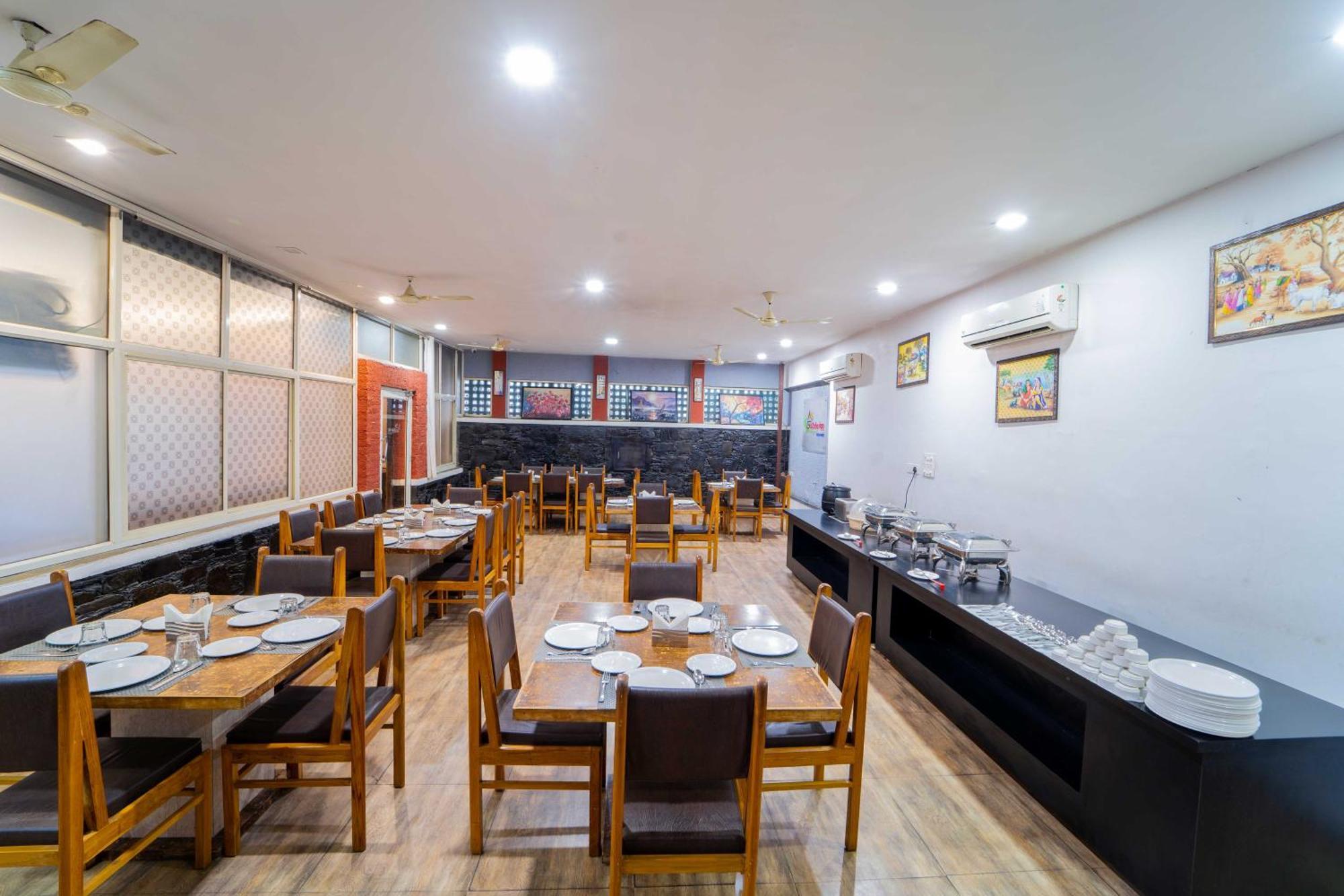Treebo The Aravali Getaway Hotel อุเดเปอร์ ภายนอก รูปภาพ