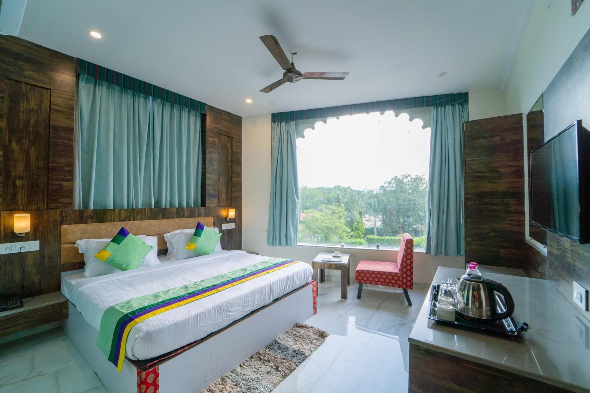 Treebo The Aravali Getaway Hotel อุเดเปอร์ ภายนอก รูปภาพ